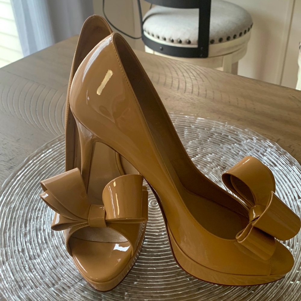 Valentino Patent Leather Bow Heels Size 8.5